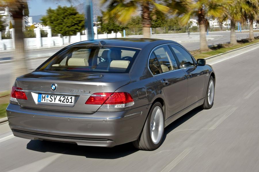  BMW 7-Series L 2006 года  (фото 23 из 89)